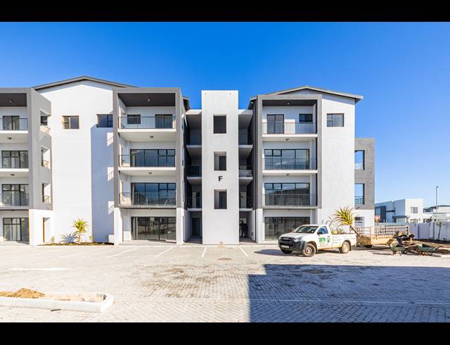 3 BEDROOM APARTMENT FOR SALE IN SANDOWN